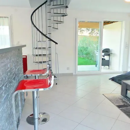 度假居 Jolie Mini-villa 70 M2 *